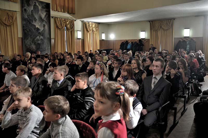 Изложение по русскому языку 9 класс с наступление летние каникулы наша семья переехали на дачу